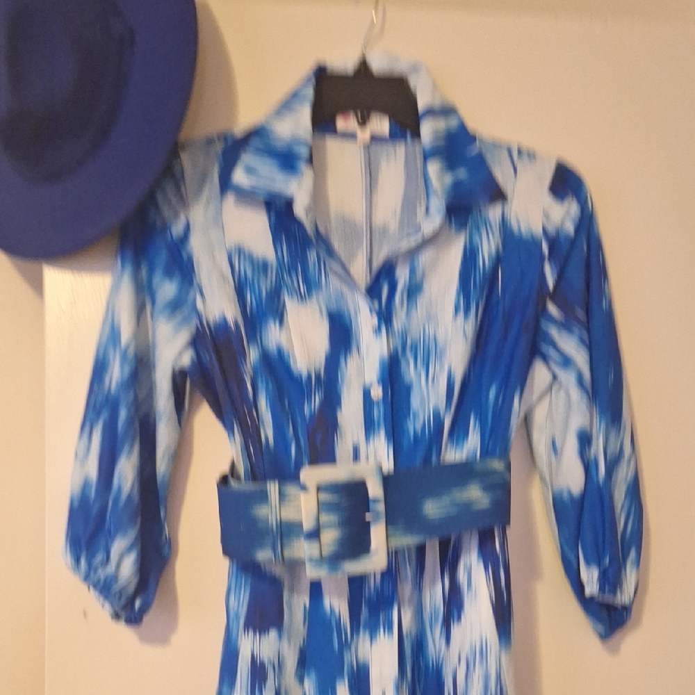 L'ATISTE Blue and White Long Sleeve Dress